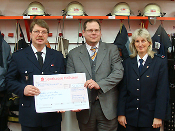 Spendenbergabe Sparkasse Holstein