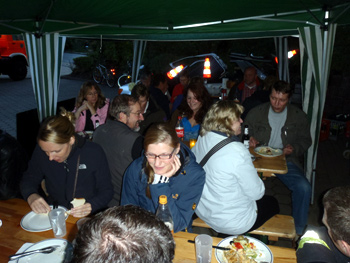 Gemtliche Runde beim Frdervereinsfest.